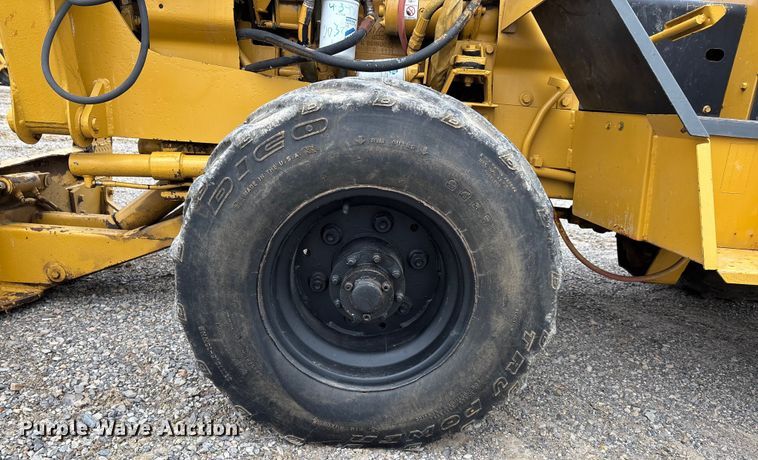 image for item DW7339 1992 Vermeer V450 trencher