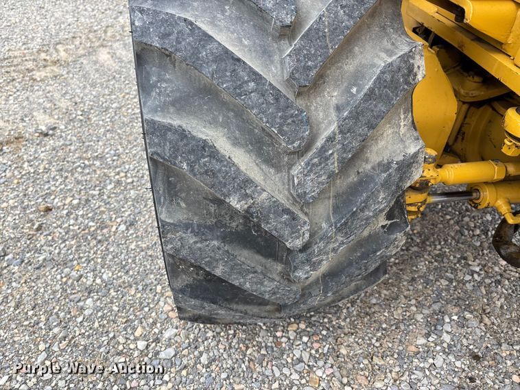 image for item DW7339 1992 Vermeer V450 trencher