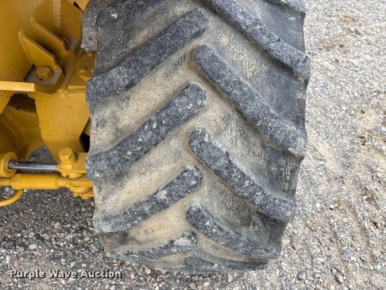 image for item DW7339 1992 Vermeer V450 trencher