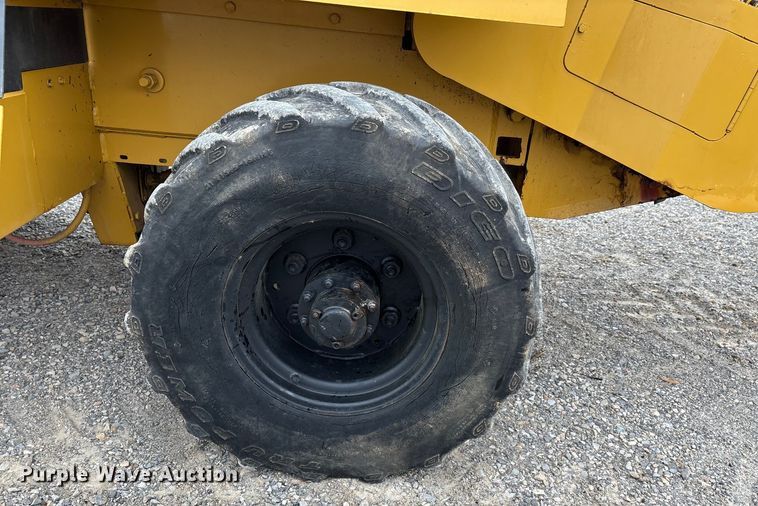 image for item DW7339 1992 Vermeer V450 trencher