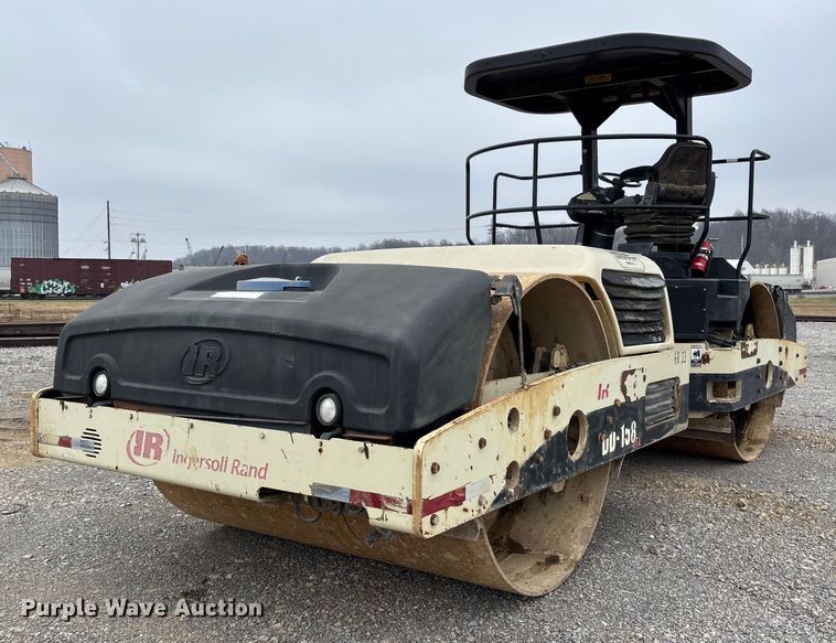 image for item DW7340 2006 Ingersoll Rand DD158HFA double drum vibratory roller