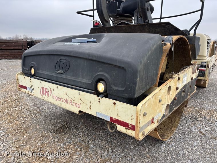 image for item DW7340 2006 Ingersoll Rand DD158HFA double drum vibratory roller