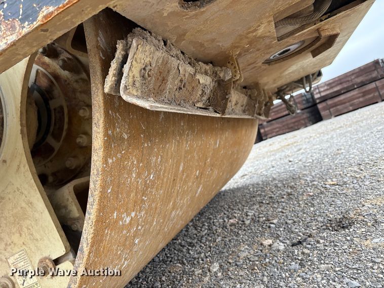 image for item DW7340 2006 Ingersoll Rand DD158HFA double drum vibratory roller