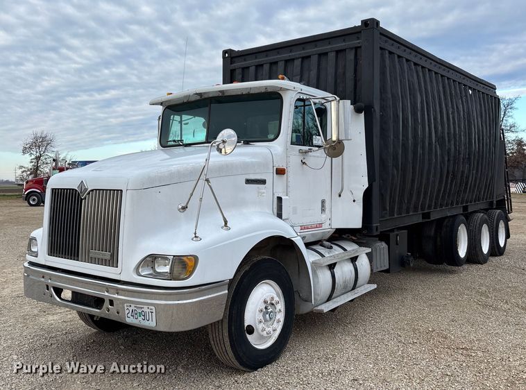 1997 International 9200 Grapple Crane Truck VIN: 2HSFMAMR2VC036521 Lot: 999330749