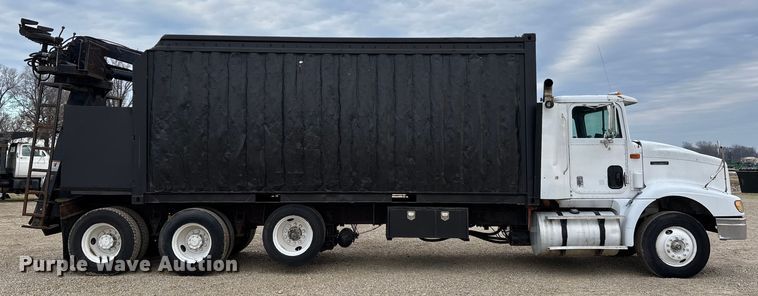 image for item DW7342 1997 International 9200 grapple crane truck