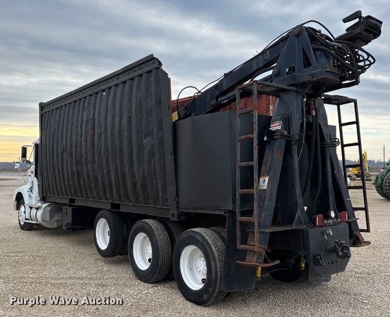 image for item DW7342 1997 International 9200 grapple crane truck