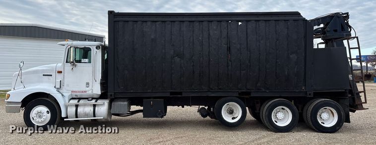 image for item DW7342 1997 International 9200 grapple crane truck