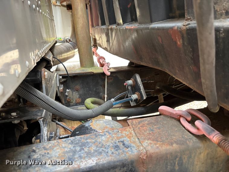 image for item DW7342 1997 International 9200 grapple crane truck