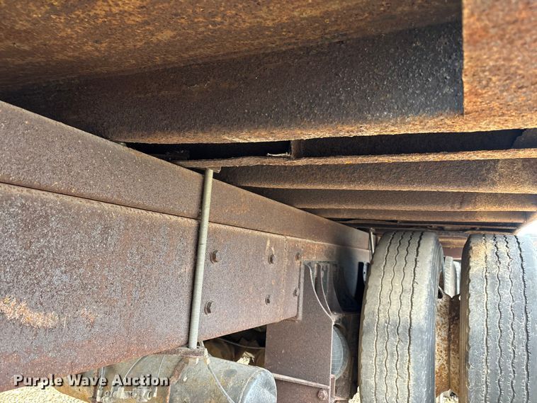 image for item DW7342 1997 International 9200 grapple crane truck