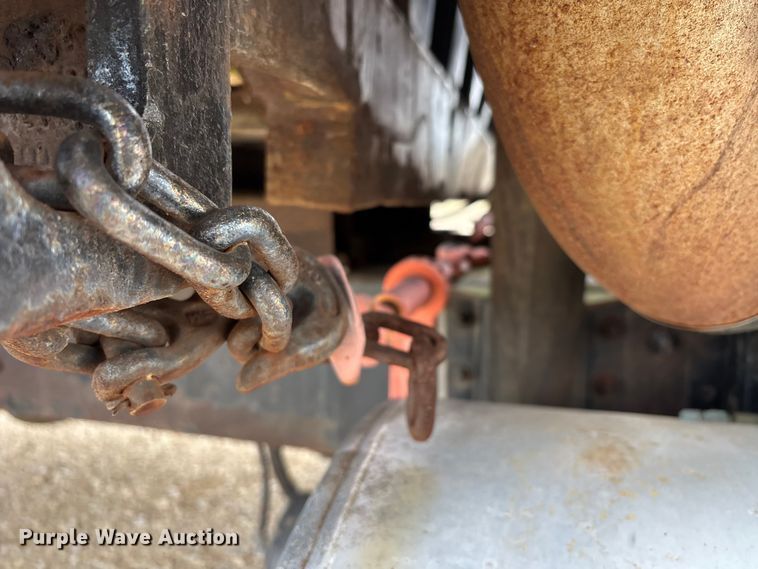 image for item DW7342 1997 International 9200 grapple crane truck