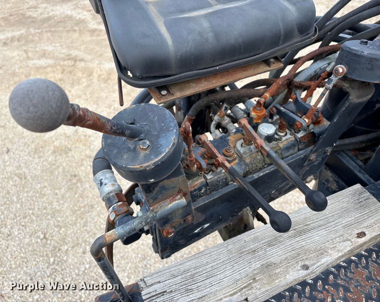 image for item DW7342 1997 International 9200 grapple crane truck