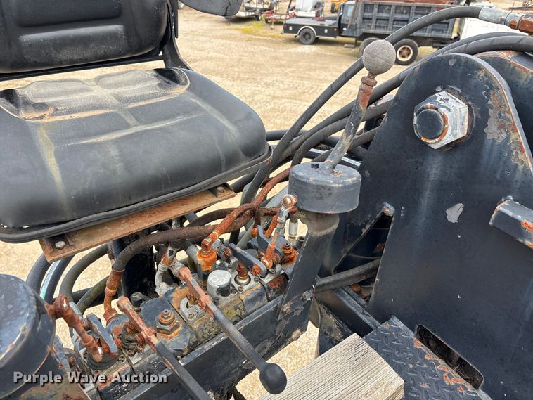 image for item DW7342 1997 International 9200 grapple crane truck