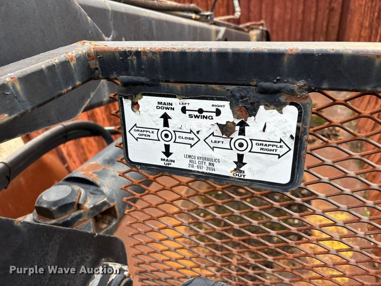 image for item DW7342 1997 International 9200 grapple crane truck