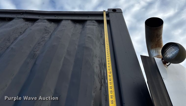 image for item DW7342 1997 International 9200 grapple crane truck