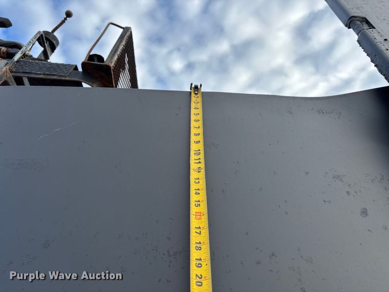 image for item DW7342 1997 International 9200 grapple crane truck