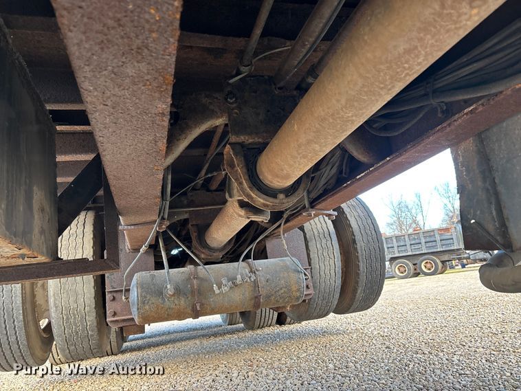 image for item DW7342 1997 International 9200 grapple crane truck