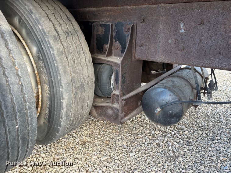 image for item DW7342 1997 International 9200 grapple crane truck