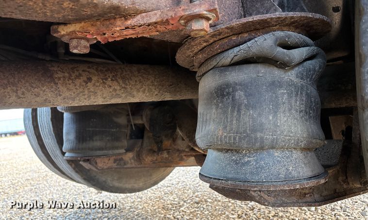 image for item DW7342 1997 International 9200 grapple crane truck