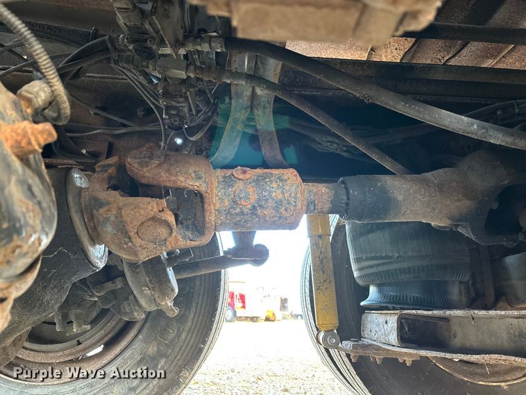 image for item DW7342 1997 International 9200 grapple crane truck