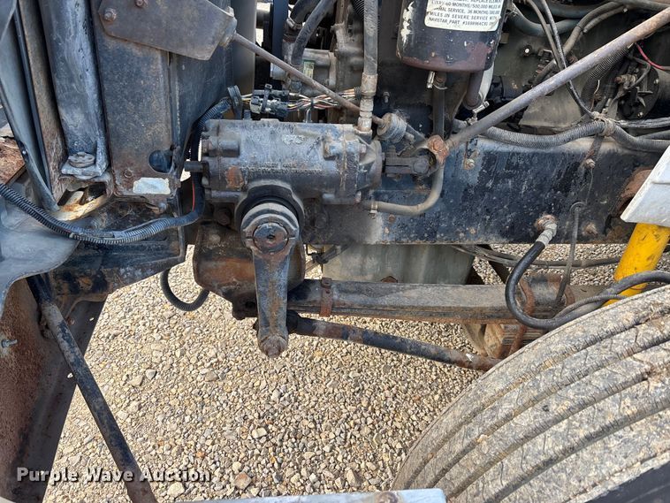 image for item DW7342 1997 International 9200 grapple crane truck