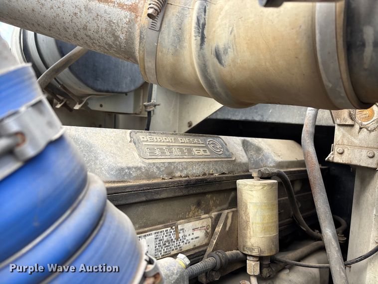 image for item DW7342 1997 International 9200 grapple crane truck