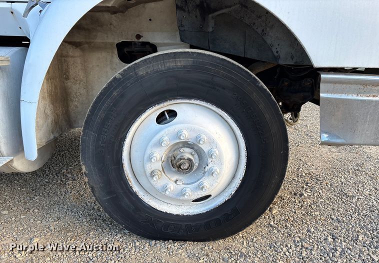 image for item DW7342 1997 International 9200 grapple crane truck