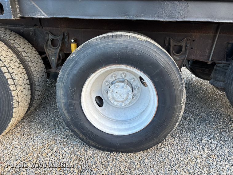 image for item DW7342 1997 International 9200 grapple crane truck