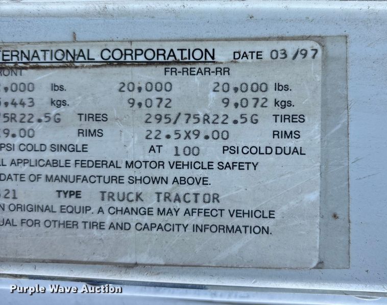 image for item DW7342 1997 International 9200 grapple crane truck