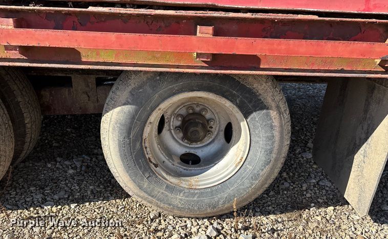 image for item DW7345 1999 Trail King TK20-2400 flatbed trailer