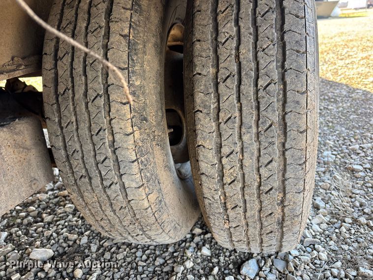 image for item DW7345 1999 Trail King TK20-2400 flatbed trailer