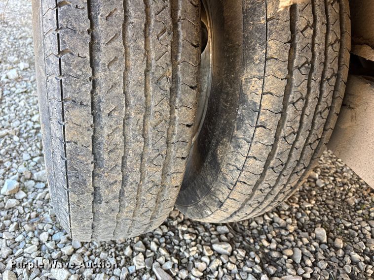 image for item DW7345 1999 Trail King TK20-2400 flatbed trailer