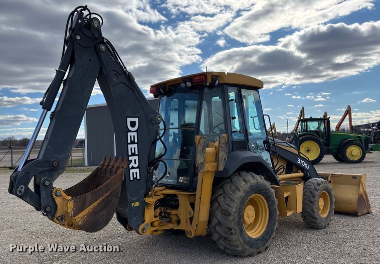 image for item DW7346 2008 John Deere 310SJ backhoe