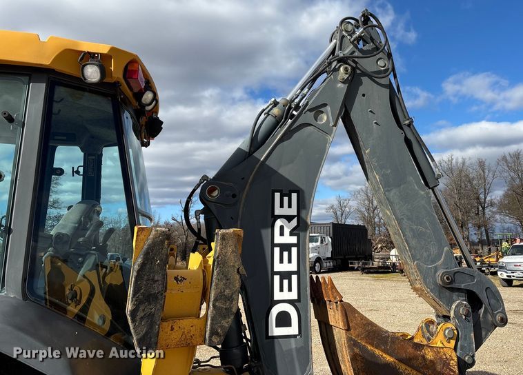 image for item DW7346 2008 John Deere 310SJ backhoe