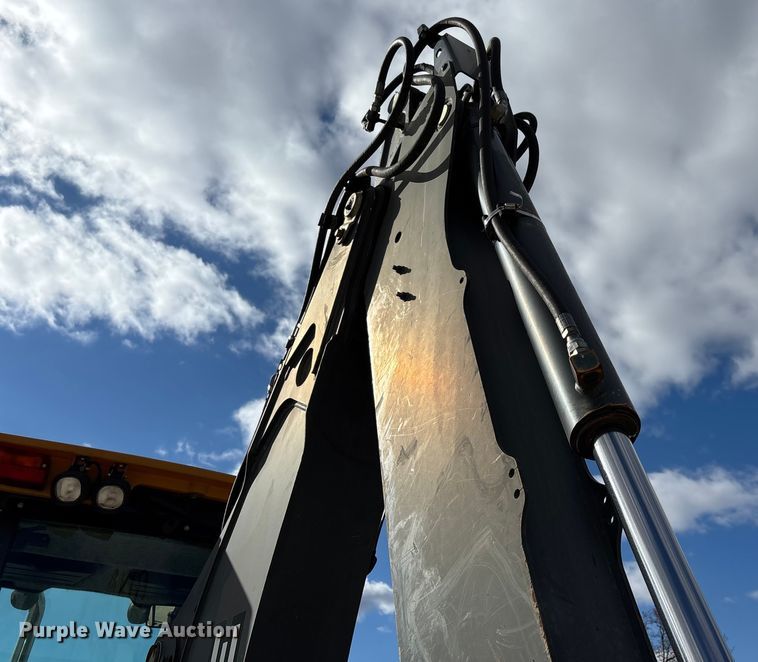 image for item DW7346 2008 John Deere 310SJ backhoe