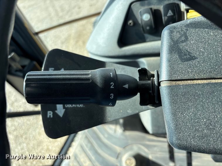 image for item DW7346 2008 John Deere 310SJ backhoe