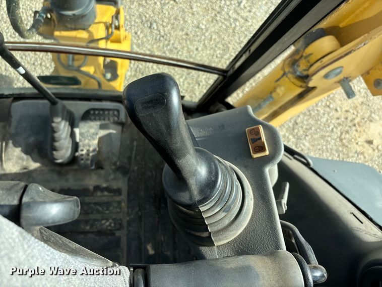 image for item DW7346 2008 John Deere 310SJ backhoe