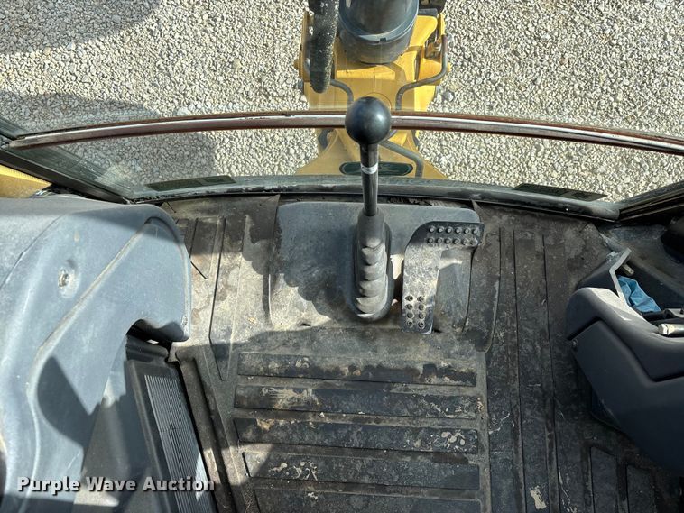 image for item DW7346 2008 John Deere 310SJ backhoe