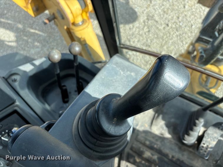 image for item DW7346 2008 John Deere 310SJ backhoe