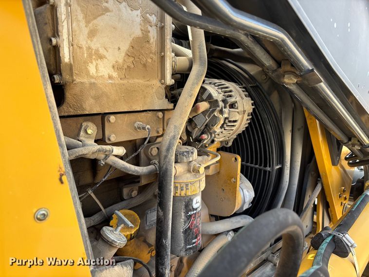 image for item DW7346 2008 John Deere 310SJ backhoe