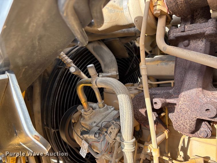 image for item DW7346 2008 John Deere 310SJ backhoe