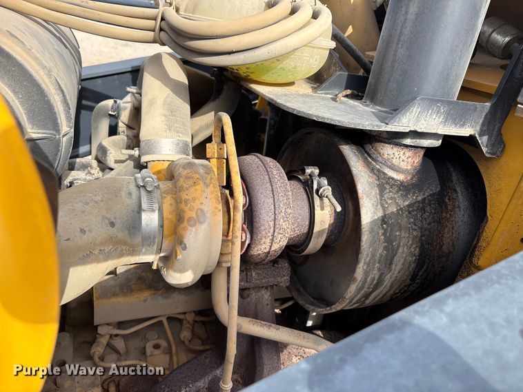 image for item DW7346 2008 John Deere 310SJ backhoe