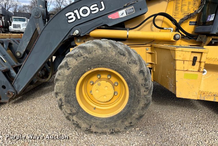 image for item DW7346 2008 John Deere 310SJ backhoe
