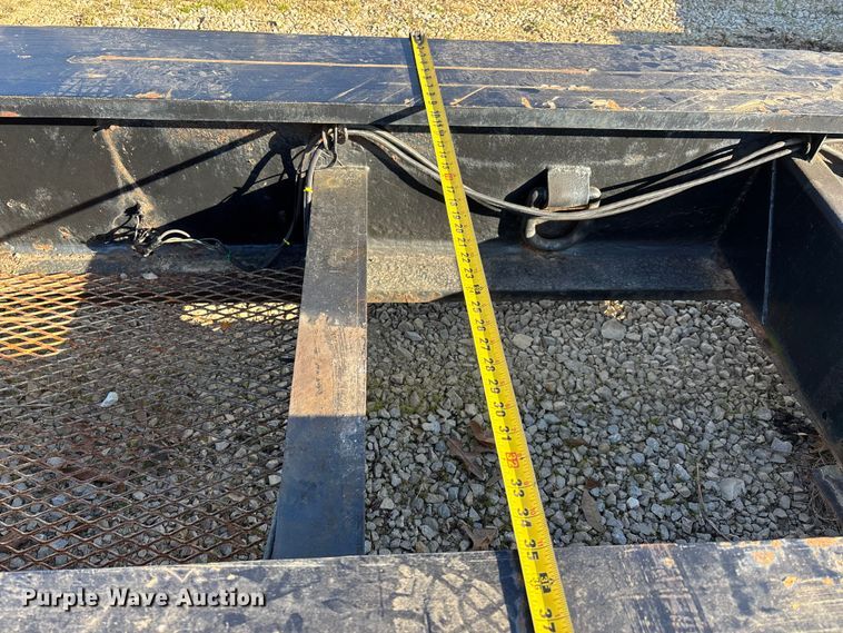 image for item DW7347 1991 Trail King lowboy equipment trailer