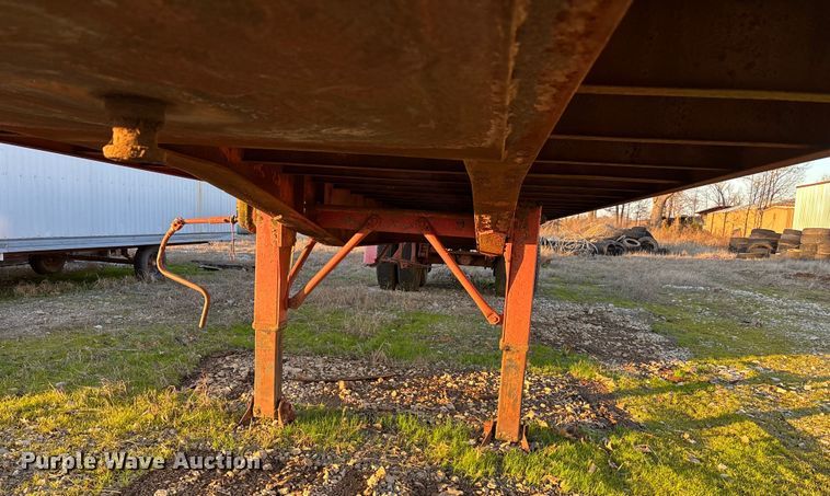 image for item DW7350 1970 Transcraft TH 40 flatbed trailer