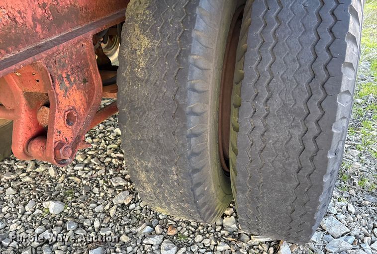 image for item DW7350 1970 Transcraft TH 40 flatbed trailer