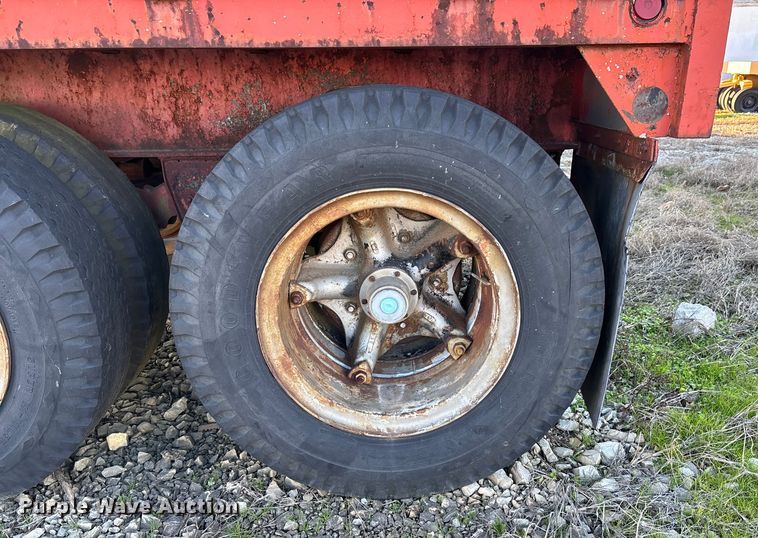 image for item DW7350 1970 Transcraft TH 40 flatbed trailer