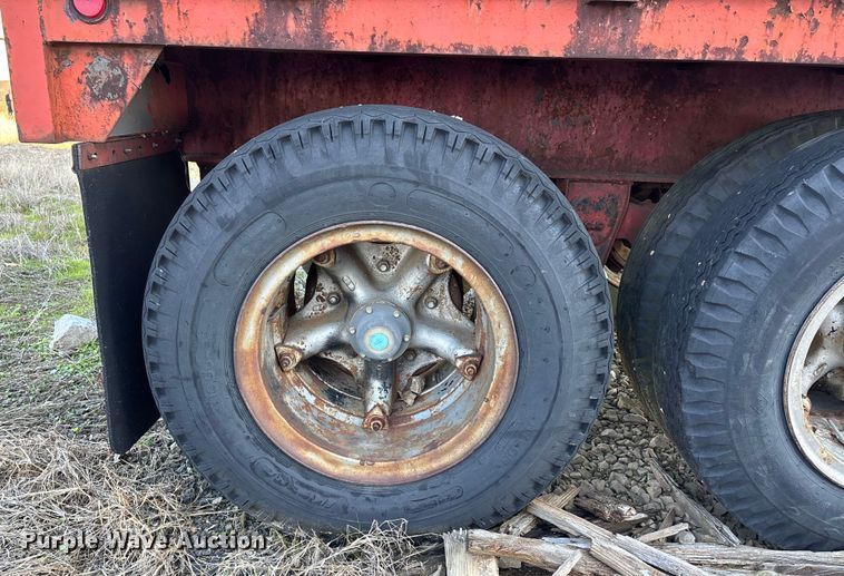 image for item DW7350 1970 Transcraft TH 40 flatbed trailer