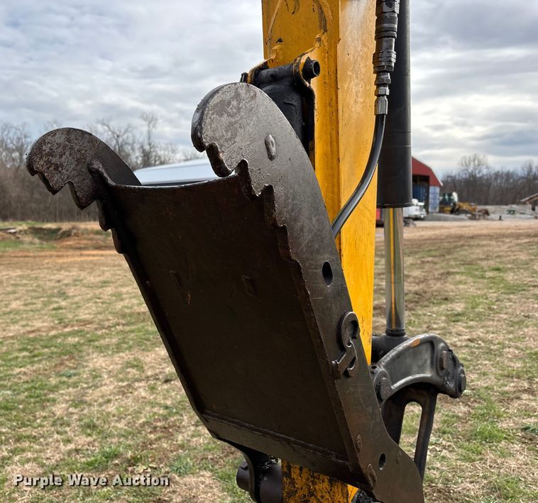 image for item DW7351 2011 JCB 8040ZTS mini excavator