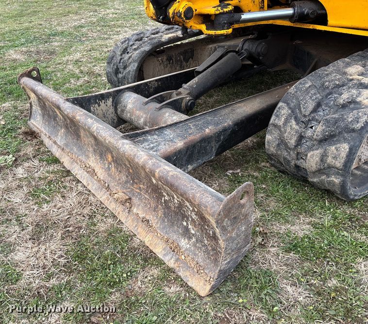 image for item DW7351 2011 JCB 8040ZTS mini excavator