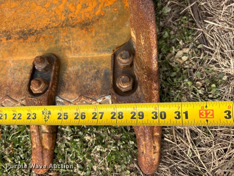 image for item DW7351 2011 JCB 8040ZTS mini excavator